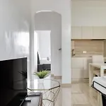 Joivy Charming Flat With Easy Centre Access * Milánó
